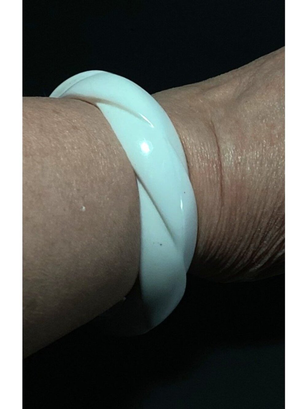 Vintage MCM Lucite Bangle Bracelet White with a Twisted Design Mod